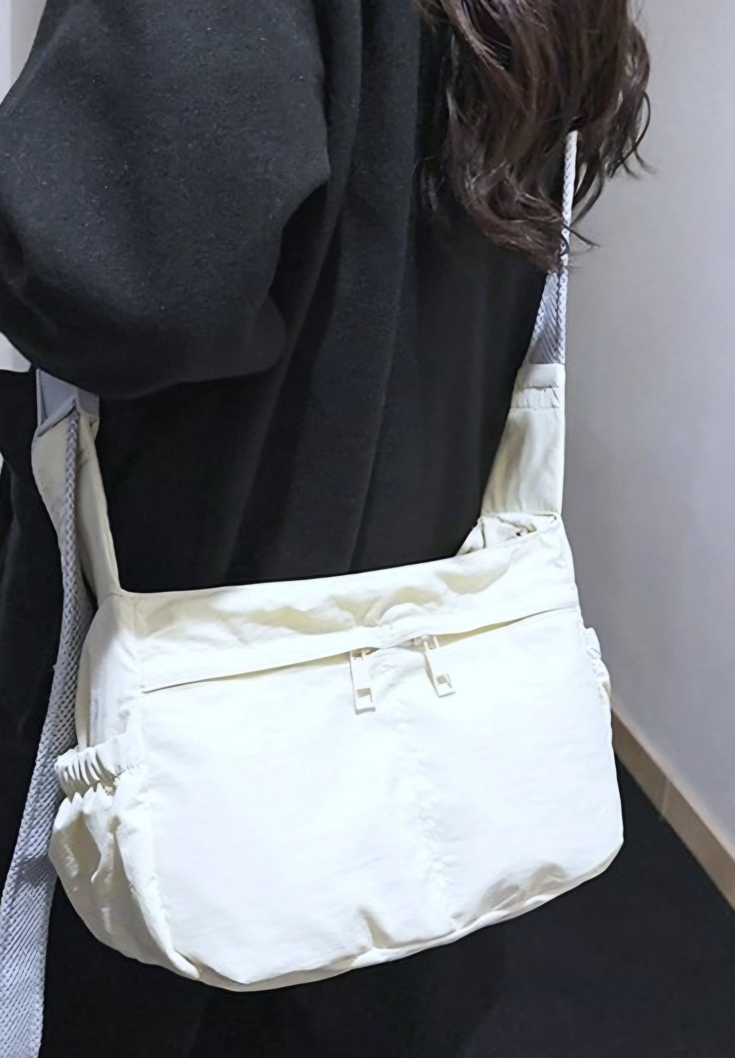 WINDBREAKER LARGE CROSSBODY